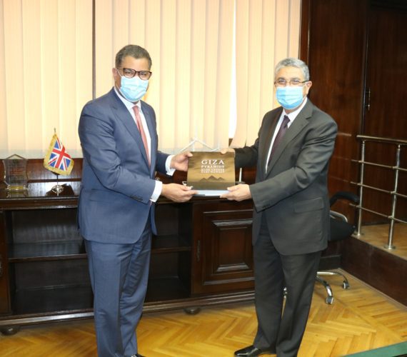 وزير الكهرباء