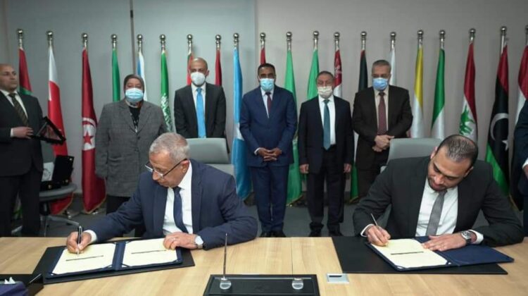توقيع 7 اتفاقيات للتعاون الثلاثي بين جامعة يوكلان الإنجليزية والأكاديمية العربية