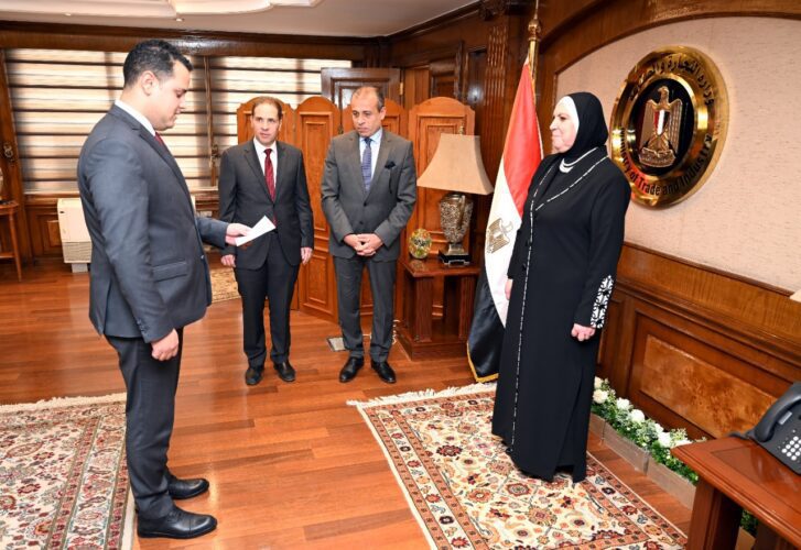 وزيرة التجارة والصناعة تشهد مراسم القسم القانوني لدفعة جديدة من الملحقينالتجاريين 11