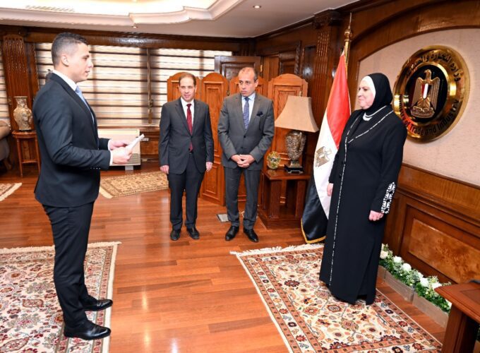 وزيرة التجارة والصناعة تشهد مراسم القسم القانوني لدفعة جديدة من الملحقينالتجاريين 7