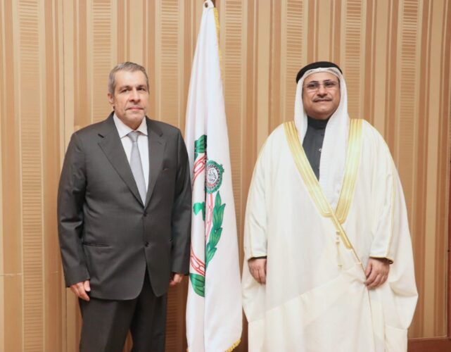 رئيس البرلمان العربي يلتقي مع رئيس جامعة الأمير محمد بن فهد 2
