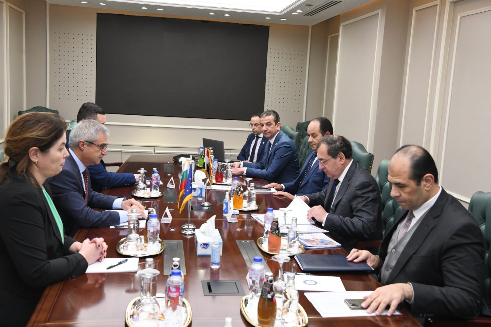 وزير البترول المصري يستقبل وزير الطاقة البلغارى والوفد المرافق له