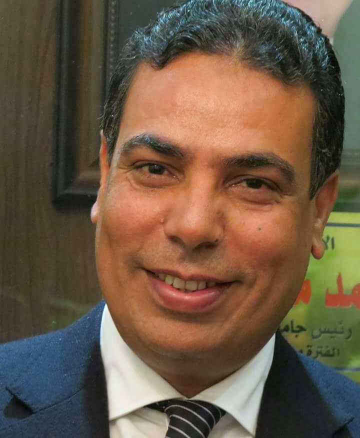الدكتور عادل عبد الغفار