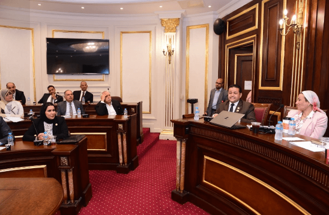 وزيرة البيئة