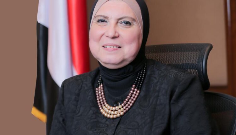 نيفين جامع