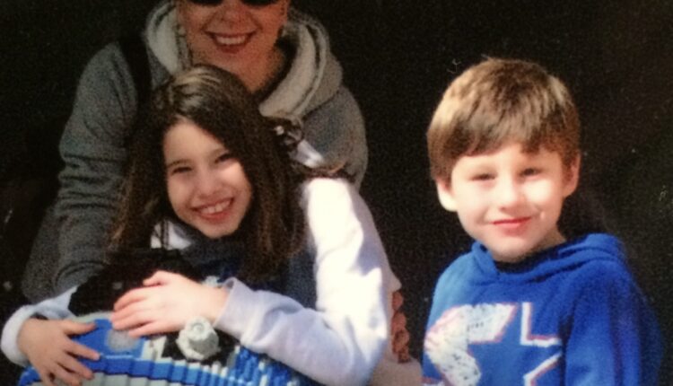 إمرأه أمريكية تناشد جمهور التيك توك بعد اختطاف طفليها من قبل طليقها المصري