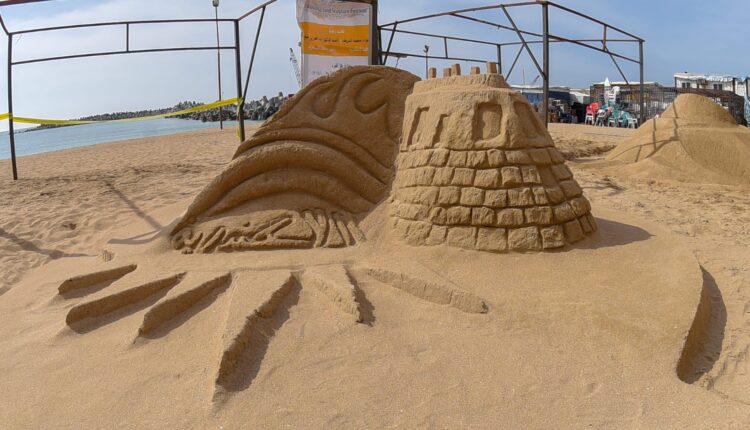 مهرجان للنحت على الرمال بالإسكندرية