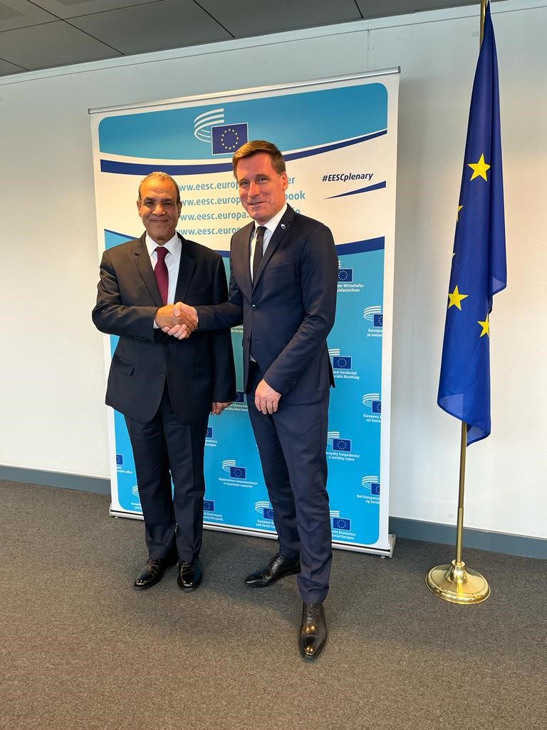 سفير مصر في بروكسل يلتقي رئيس اللجنة الاقتصادية الاجتماعية الاوروبية