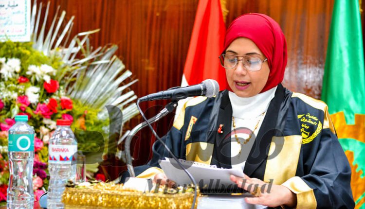 الدكتورة صفاء عبد الهادي ذكي رئيس النيابة الإدارية أثناء مناقشتها رسالة الدكتوراه