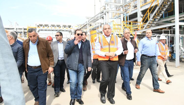 وزير البترول يتفقد المنطقة الجغرافية البترولية بطنطا