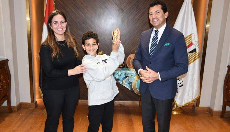 وزير الشباب والرياضة