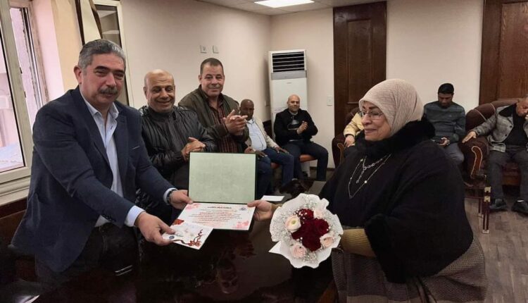 رئيس اسكندريه للبترول يكرم الأمهات المثاليات