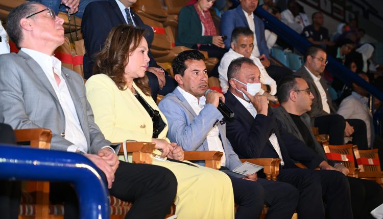 وزير الشباب والرياضة