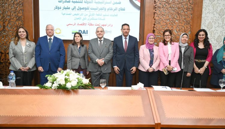وزير التجارة والصناعة يفتتح فعاليات حفل تسليم رخص وسجلات صناعية لمصنعي ومستثمري منطقة شق الثعبان