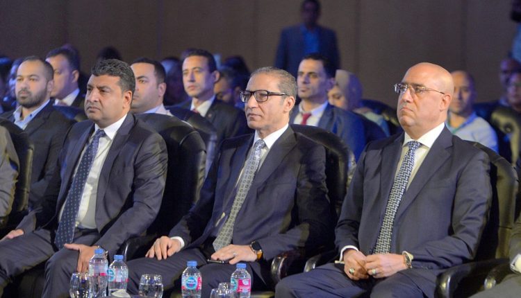 وزير الإسكان