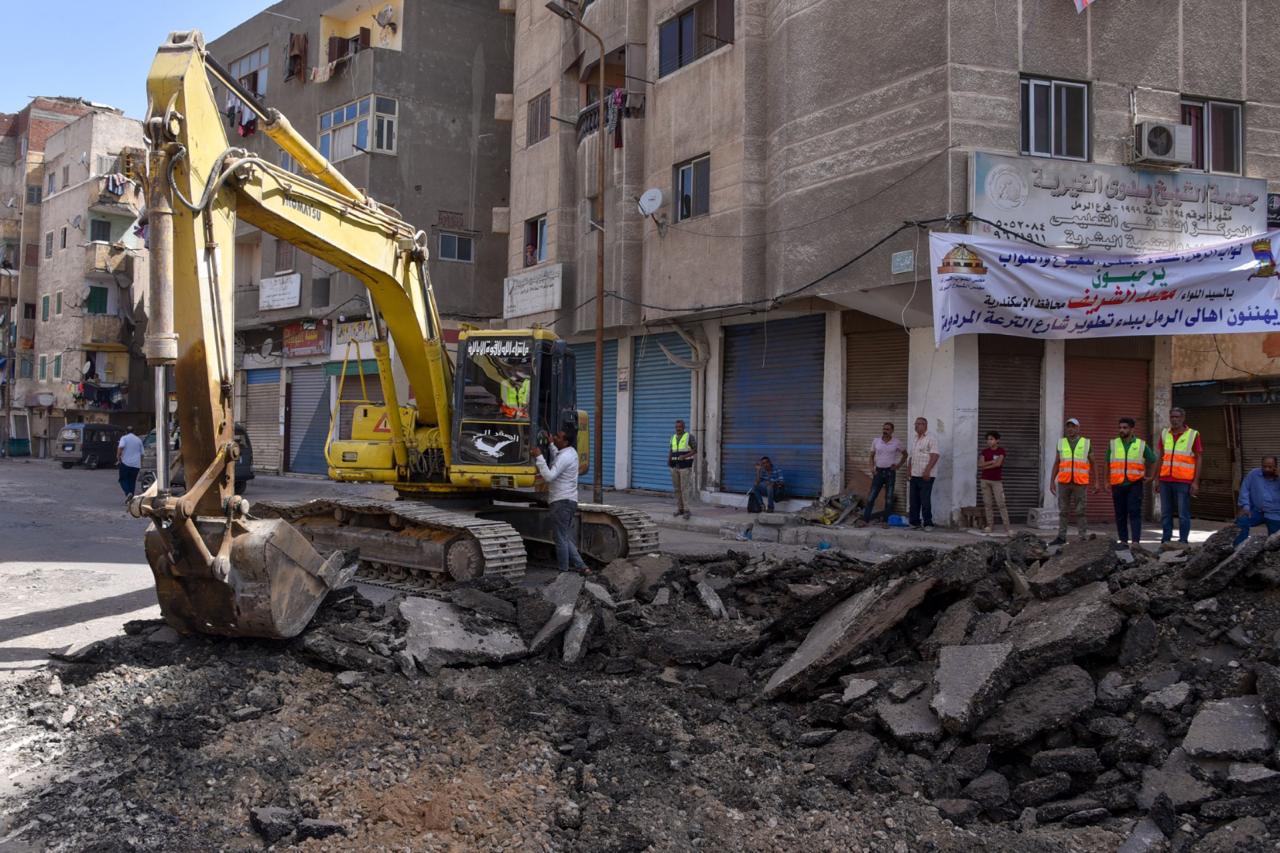 محافظ الإسكندرية يطلق إشارة بدء تنفيذ مشروع رصف وتطوير شارع الترعة المردومة 8 يونيو2024