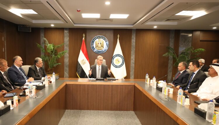 وزير البترول يعقد اجتماعاً موسعاً مع رؤساء وممثلى شركات البترول العالمية العاملة فى مصر