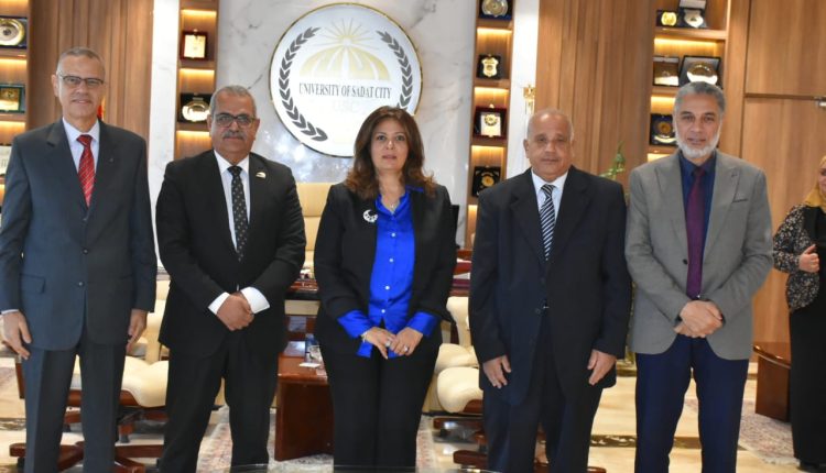 رئيس جامعة مدينة السادات تترأس لجنة اختيار عميد كلية الطب البيطري