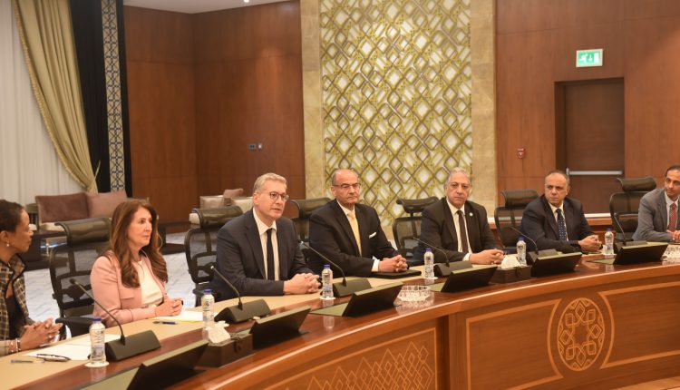 توقيع اتفاقية منحة مقدمة من الوكالة الأمريكية للتجارة والتنمية لإعداد خارطة الطريق لخفض انبعاثات الميثان بقطاع البترول المصرى