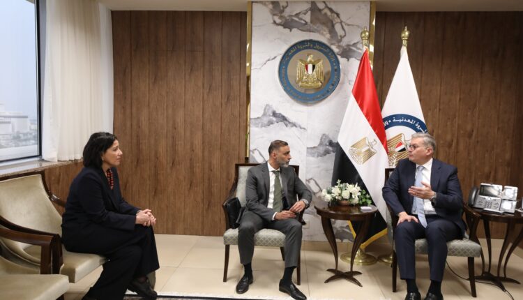 كريم بدوي يستقبل رئيس شركة أركيوس المشتركة بين بى بى البريطانية و XRG الإماراتية فى