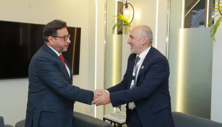 إيجيبس 2025: عمرو بدوي يزور جناح شركة إكسون موبيل