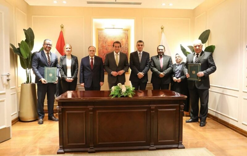 توقيع اتفاقية شراكة بين "ساندوز" و"سيديكو" لإنتاج أدوية الأورام الأساسية محليًا