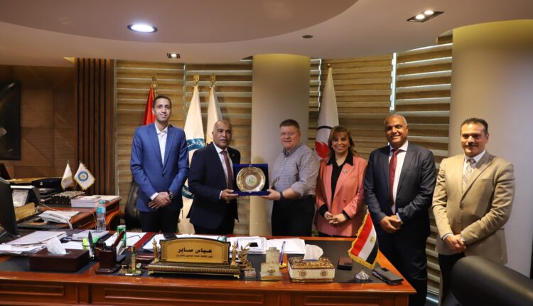 نقابة البترول تستقبل الأمين العام لاتحاد النقابات العالمي لبحث سبل التعاون المشترك