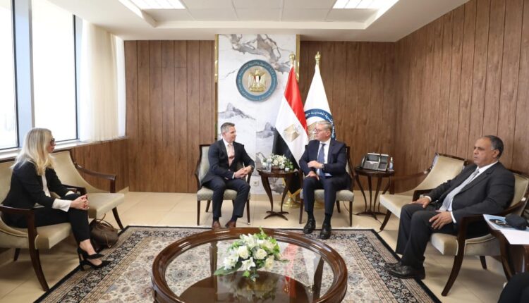 كريم بدوى يستقبل رئيس شركة كابريكورن إنرجى البريطانية