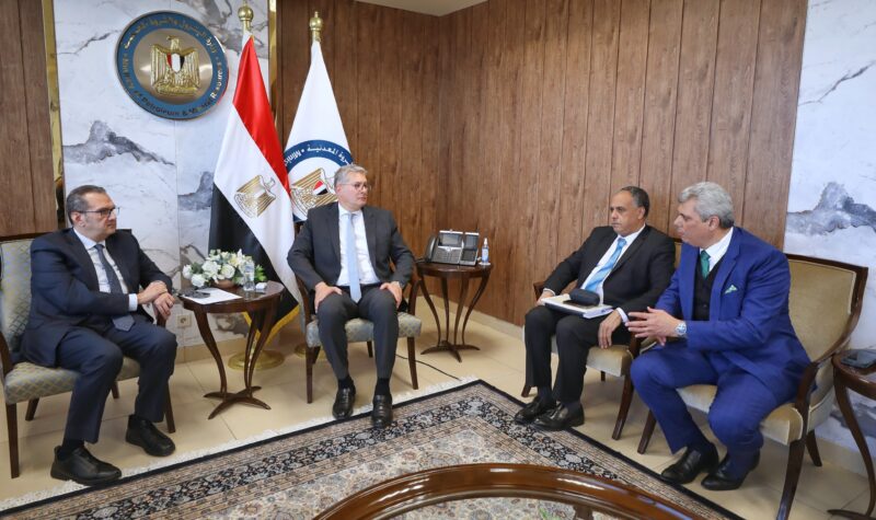 وزير البترول يستعرض برامج شركة أديس فى حفر الآبار الاستكشافية والإنتاجية بأبو رديس