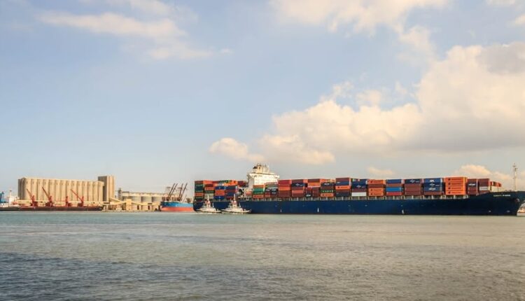 ميناء دمياط