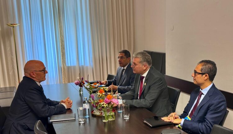 مصر وكندا يبحثا فرص إقامة تعاون مشترك في مجال البحث والتنقيب