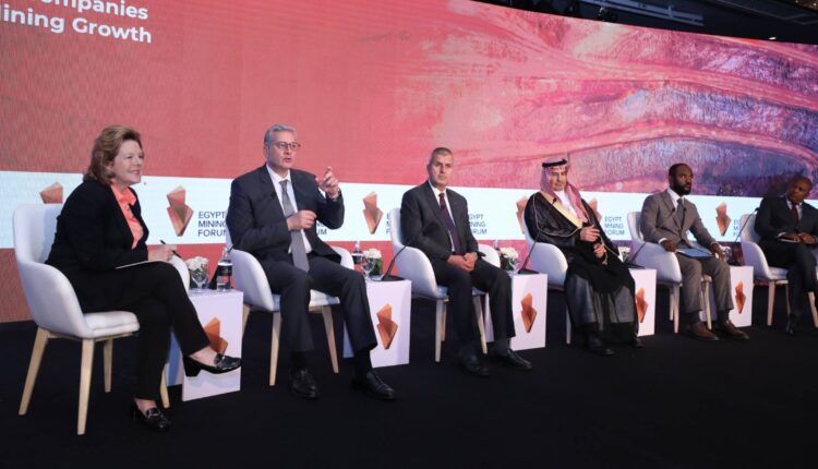 تسريع الاكتشاف التجاري، والاستكشاف، والاستخراج وتحقيق القيمة المضافة من الخامات