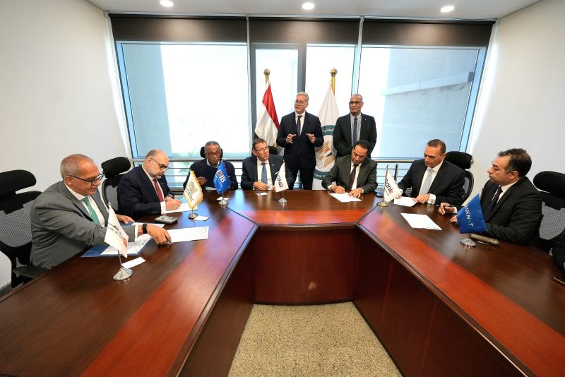 وزير البترول يشهد توقيع اتفاق مبادئ لتمويل مشروع إنتاج الصودا آش ومشتقاتها بالعلمين الجديدة
